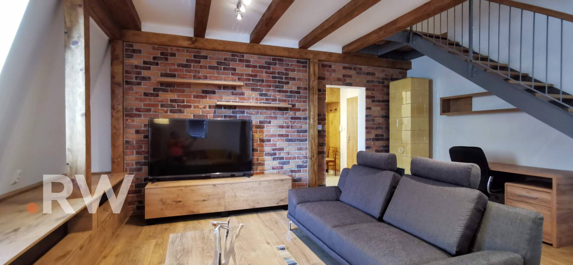 Obývačka 5+ vchod.jpg